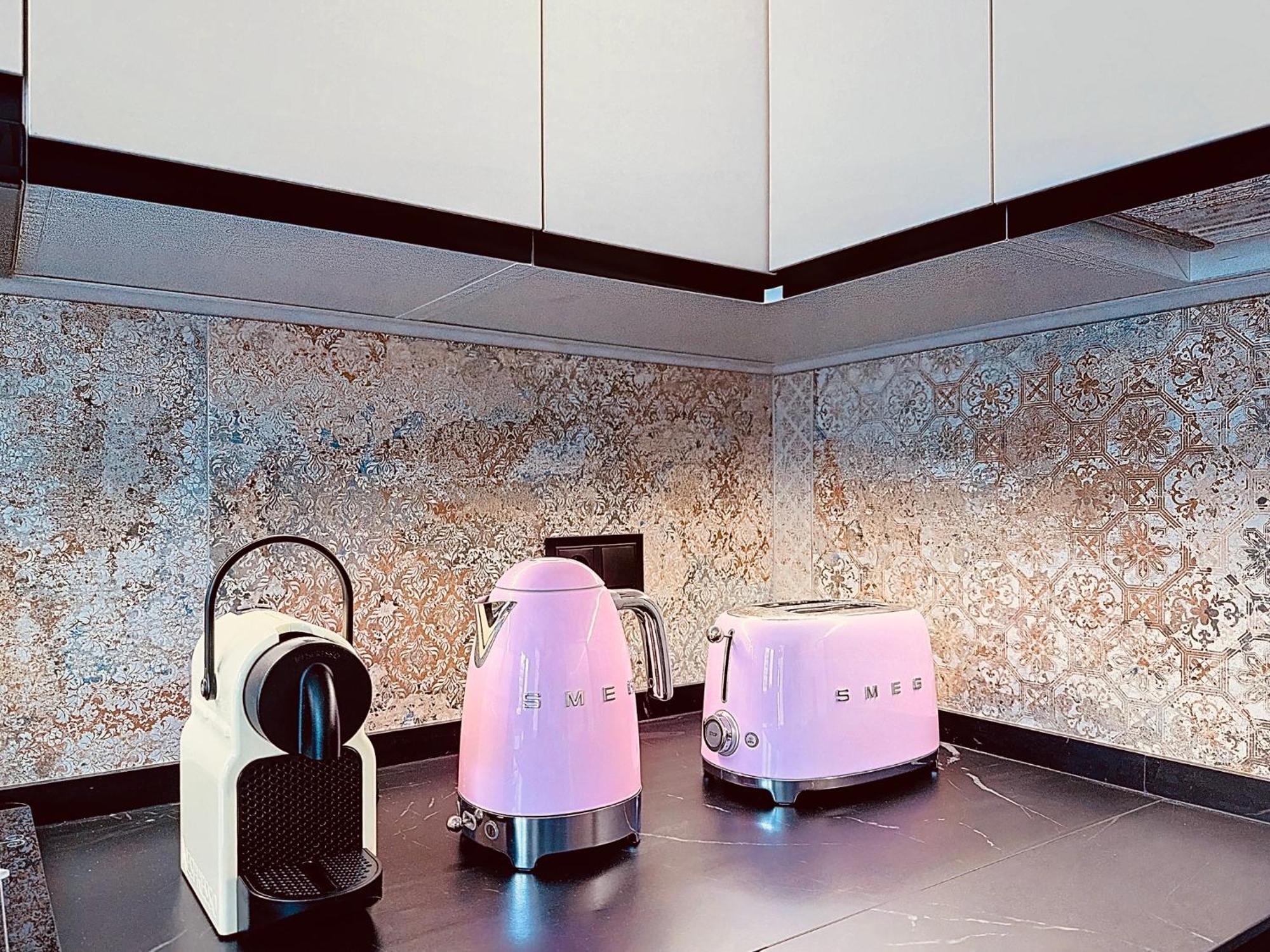 Alhambra Deco Homtels Apartment Torremolinos Luaran gambar